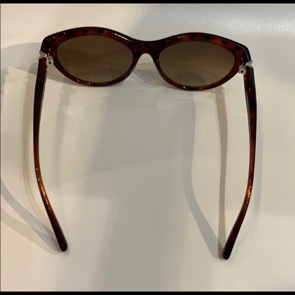 100% Authentic Valentino Sunglasses - Picture 3 of 11